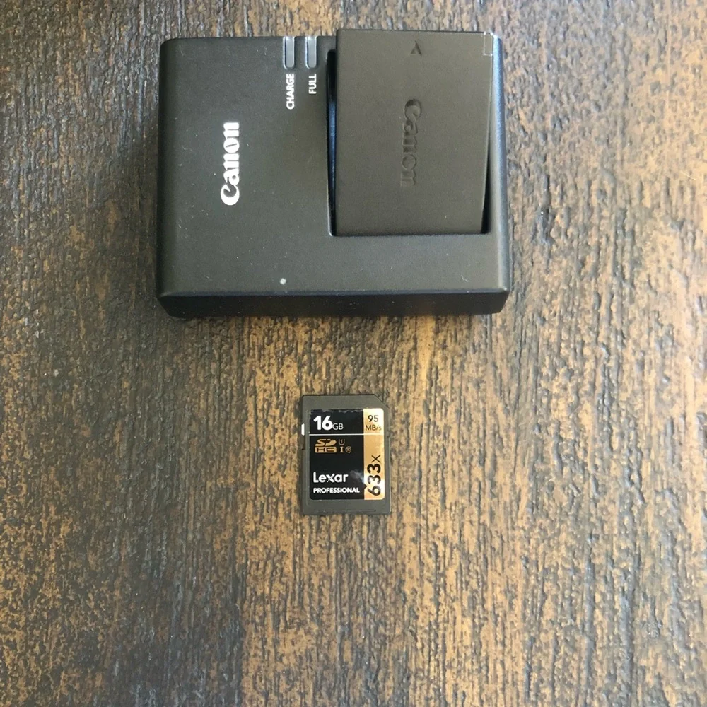 Canon EOS Rebel T5 with accessories